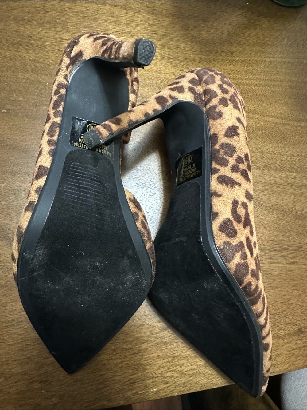 Leopard Print Point Toe Pumps - Picture 7 of 8